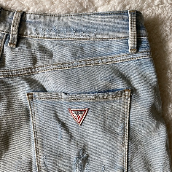Guess Jean Shorts ✨ - Picture 3 of 3